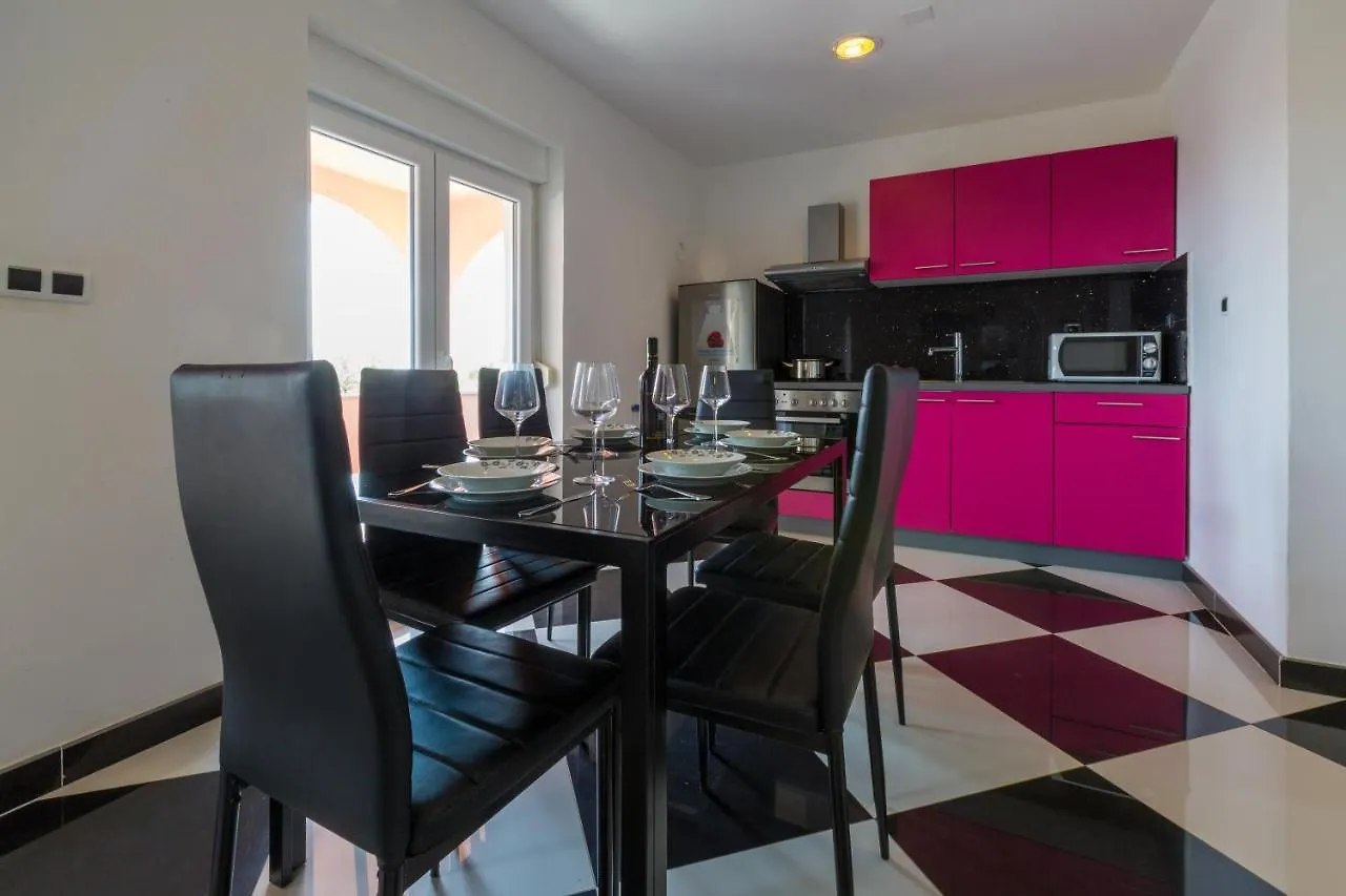 Villa Crikvenica 0*,  Kroatien